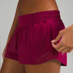 Lululemon Hotty Hot Low-Rise Lined Short 2.5"
